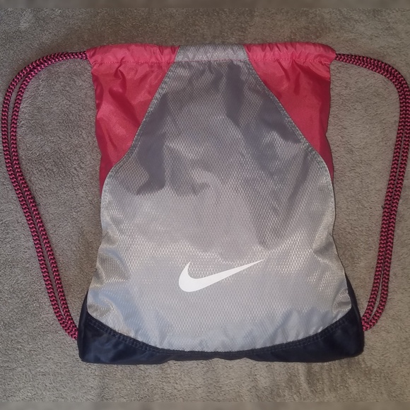 nike varsity girl gymsack